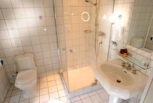 Hotel Gasthof Löwen – Vaduz, CA