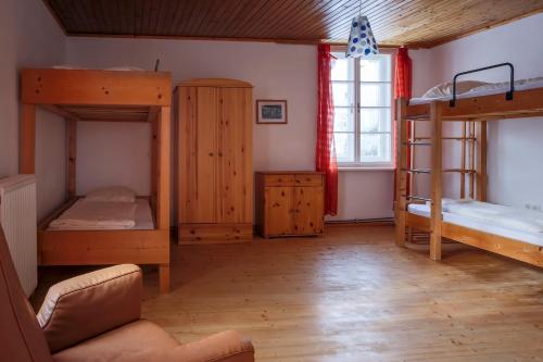 Dormitory Room (10 adults)
