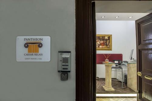 Pantheon Caesar Relais - image 7