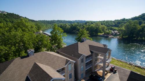 Fort Taneycomo Condo