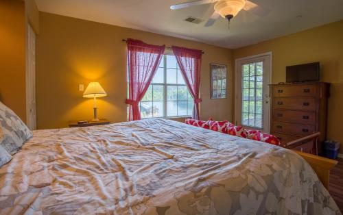 Fort Taneycomo Condo - image 7