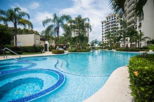 

Sandra Condo in Jaco Bay