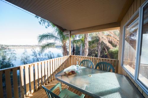 Mundic Waterfront Cottages in Paringa