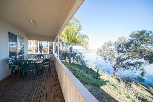 Mundic Waterfront Cottages in Paringa