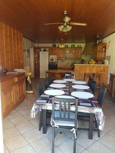 Gite La Censière (Gite La Censiere) in ดิโวน เล บาน