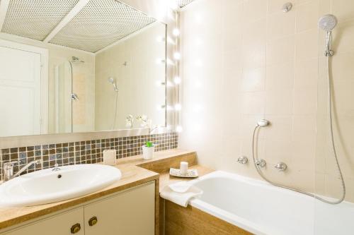 The Imperial Suite - image 9