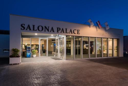 Hotel Salona Palace