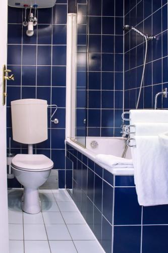 Pension Pharmador – Vienna, NY