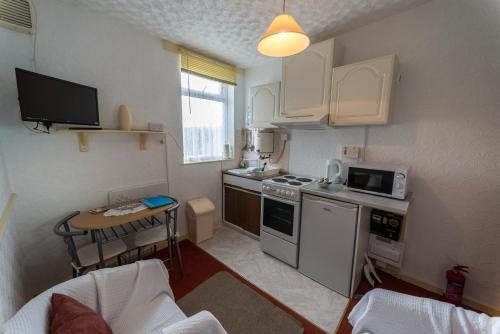 Lyndale Holiday Flats - image 7