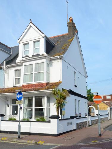 The Ratcliffe Guest House - Accommodation - Paignton