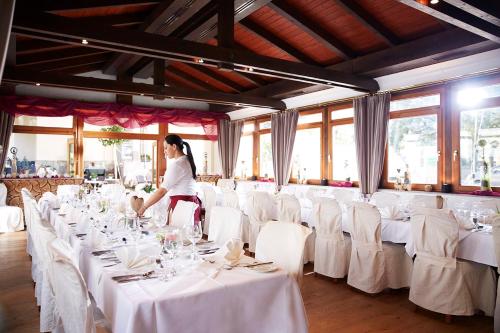 Hotel- Restaurant Poststuben in เบนส์ไฮม์