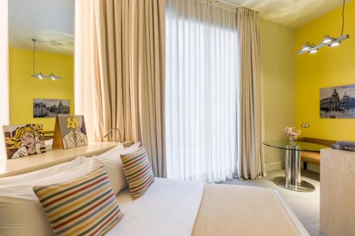 Room Mate Alicia - image 7