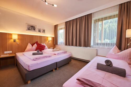 Apartments Neue Post - main image