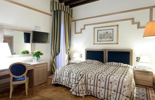 Foscari Palace - image 7