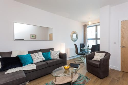 Self-contained town centre contractor apartment Cromwell Rd by Helmswood Serviced Apartments - main image