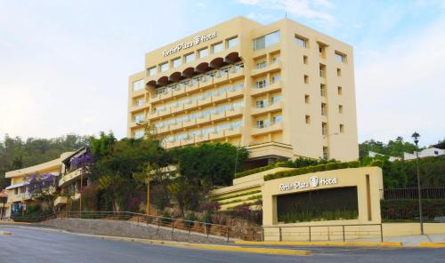 Exterior view, Hotel Fortin Plaza in Oaxaca