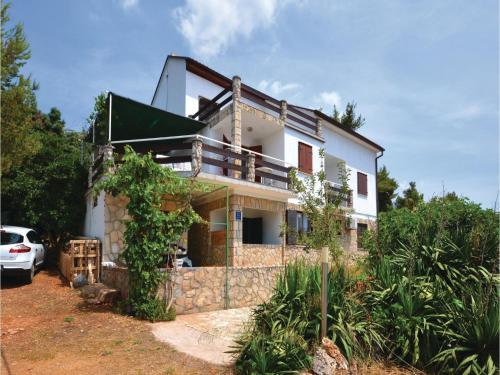 Two-Bedroom Apartment in Zavala in Zavala