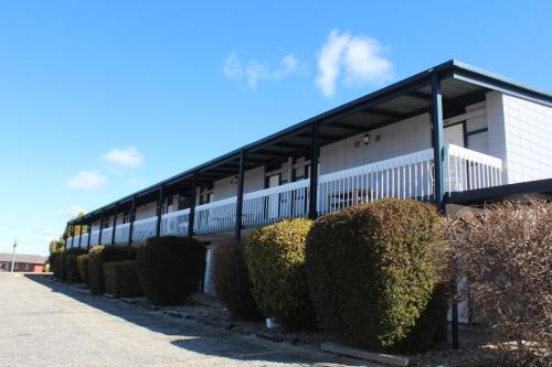 Exterior view, Snow Season Motor Inn in Cooma