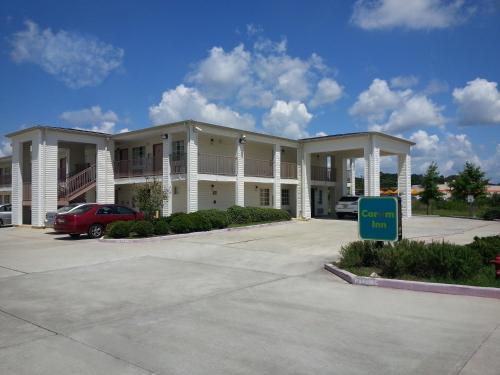 Carom Inn a Travelodge by Wyndham Denham Springs-Baton Rouge