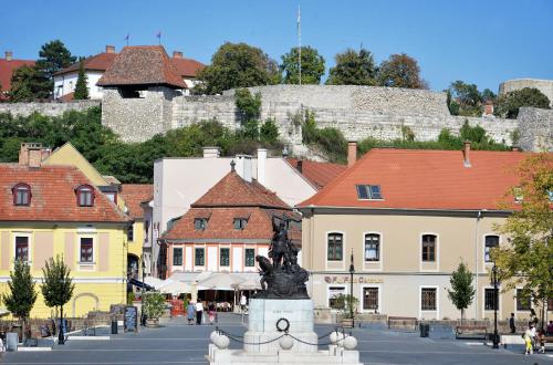 Várkapitány Apartman Eger