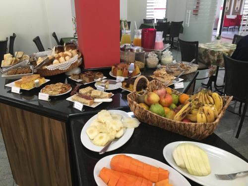 อาหารและเครื่องดื่ม, Hotel Dois H in อนิตาการิบัลดี