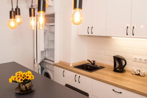 Studio L by MRG Apartments - image 14