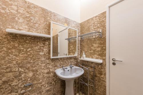 GuestReady - Minimalistic studio downtown, Porto (fotografie 6)