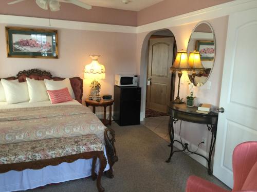 Shorelight Inn – Benicia, CA