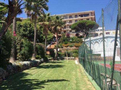 Mansion Alhamar - 2 Bedroom Frontline Beach Mountain Views Full Size Pool Tennis Courts Close to Shops On-site Bar & Chiringuito - image 3