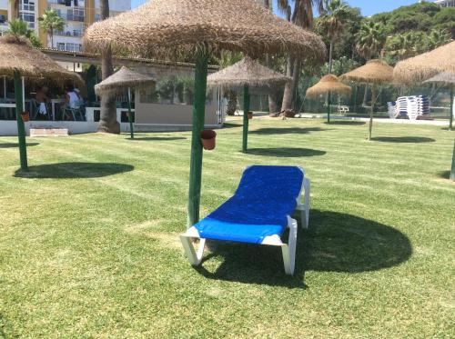 Mansion Alhamar - 2 Bedroom Frontline Beach Mountain Views Full Size Pool Tennis Courts Close to Shops On-site Bar & Chiringuito - image 5