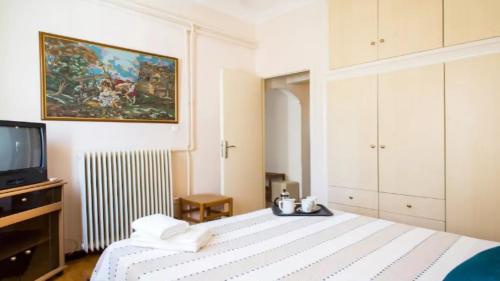Large 3 bedroom Apt with Terrace, Athens (photo 6)