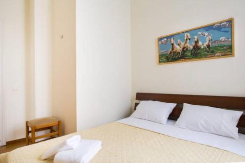 Large 3 bedroom Apt with Terrace, Athens (photo 11)