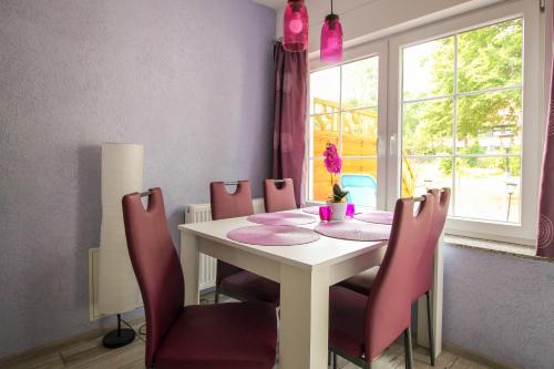 المرافق, Bungalows am Grimnitzsee in جوشيمستال