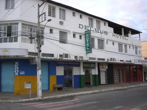 Вход, Delmus Hotel in Conselheiro Pena