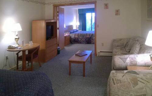 Deluxe Suite (Max 6 Occupants including children)