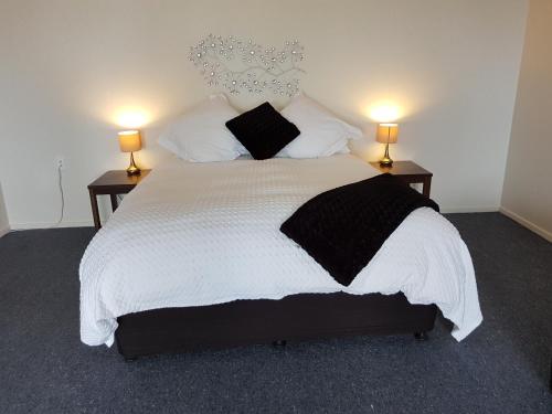 2 queen beds