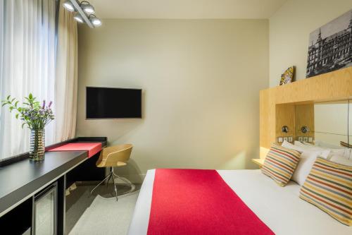 Room Mate Alicia - image 6