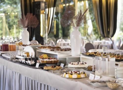 Hotel Ambasciatori - image 2