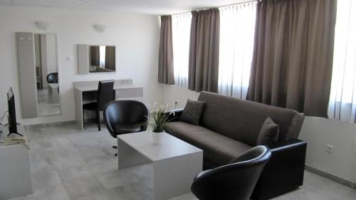 Park Hotel Moskva - image 13