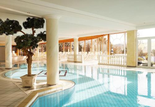 Басейн, Sporthotel Leweck in Буршид
