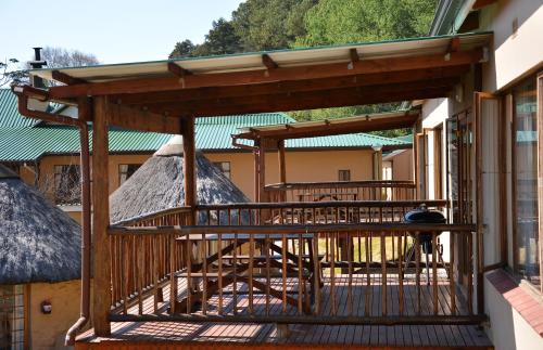 Gooderson Drakensberg Gardens Golf & Spa Resort - Tap to explore photos