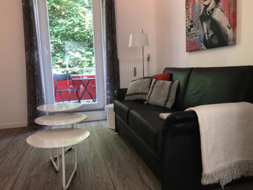 Travel Apartments 1.9km von Sporthalle Berg Fidel entfernt