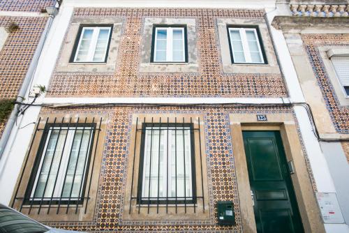 BmyGuest - Ambassador Boutique Apartment II - image 4