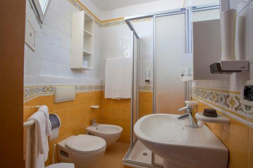 Hotel Ambassador Room Type - Standard Double or Twin Room Hotel Ambassador Room Type - Standard Double or Twin Room