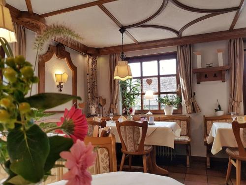 餐廳, 羅森布什酒店 (Hotel Rosenbusch) in 格羅斯伊巴赫