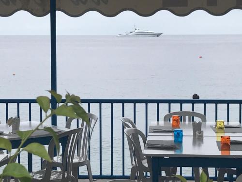 Iekārtas, Da Nino sul mare Filicudi in Filikudi