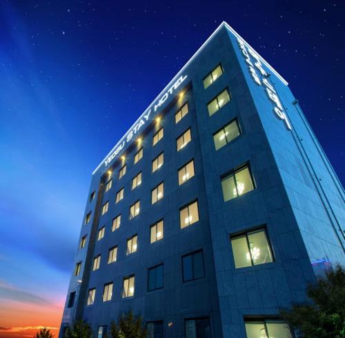 Yeosu Stay Hotel Yeosu Stay Hotel is a popular choice amongst travelers in Yeosu-si, whether exploring or just passing through. Offering a variety of facilities and services, the property provides all you need for a g