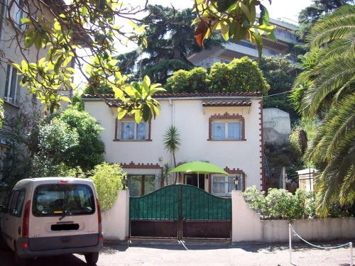 Maisonnette à 300 m de la Mer et 5 mn du Tramway gîte à louer Sainte-Hélène