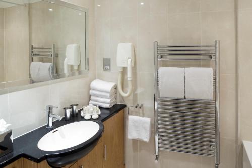 10 Curzon Street by Mansley - image 3