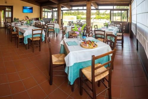 Restaurant, Sicily Country House & Beach in Vaccarizzo-delfino